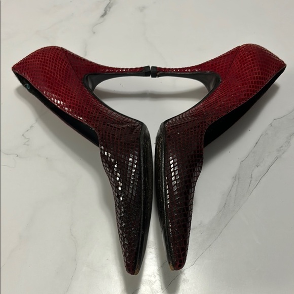 Stuart Weitzman Women's Red Pumps - Picture 3 of 5